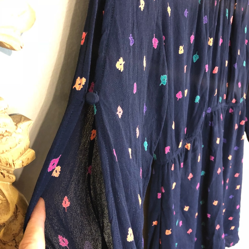 🌟Pick 3 for $30🌟 American Eagle 🦅 High - Low - Picture 3 of 6